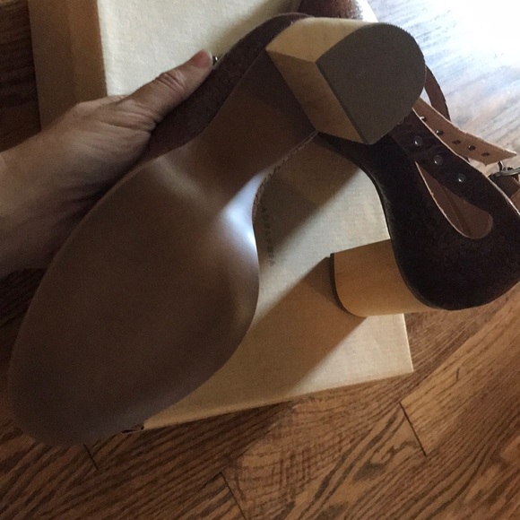 Made in Brazil leather shoe wooden heel. - Picture 6 of 8